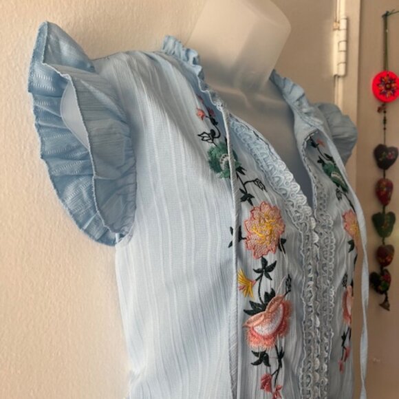 Mexican Floral Embroidered Top ~ Baby Blue - Picture 4 of 6